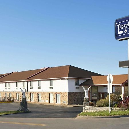 Travelodge Inn & Suites By Wyndham Muscatine מראה חיצוני תמונה
