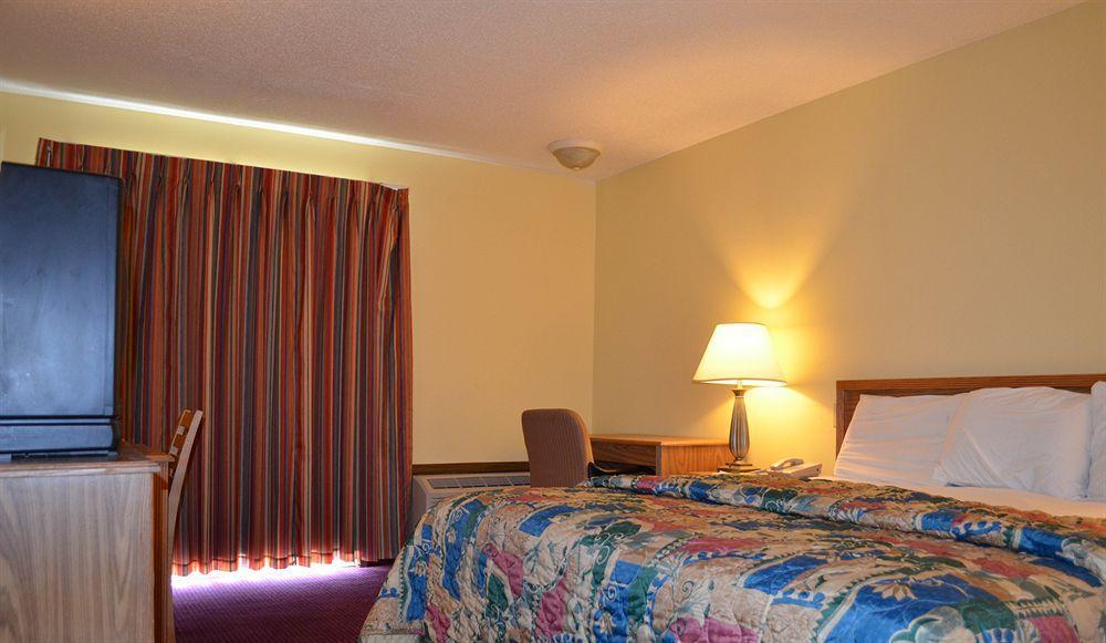 Travelodge Inn & Suites By Wyndham Muscatine מראה חיצוני תמונה