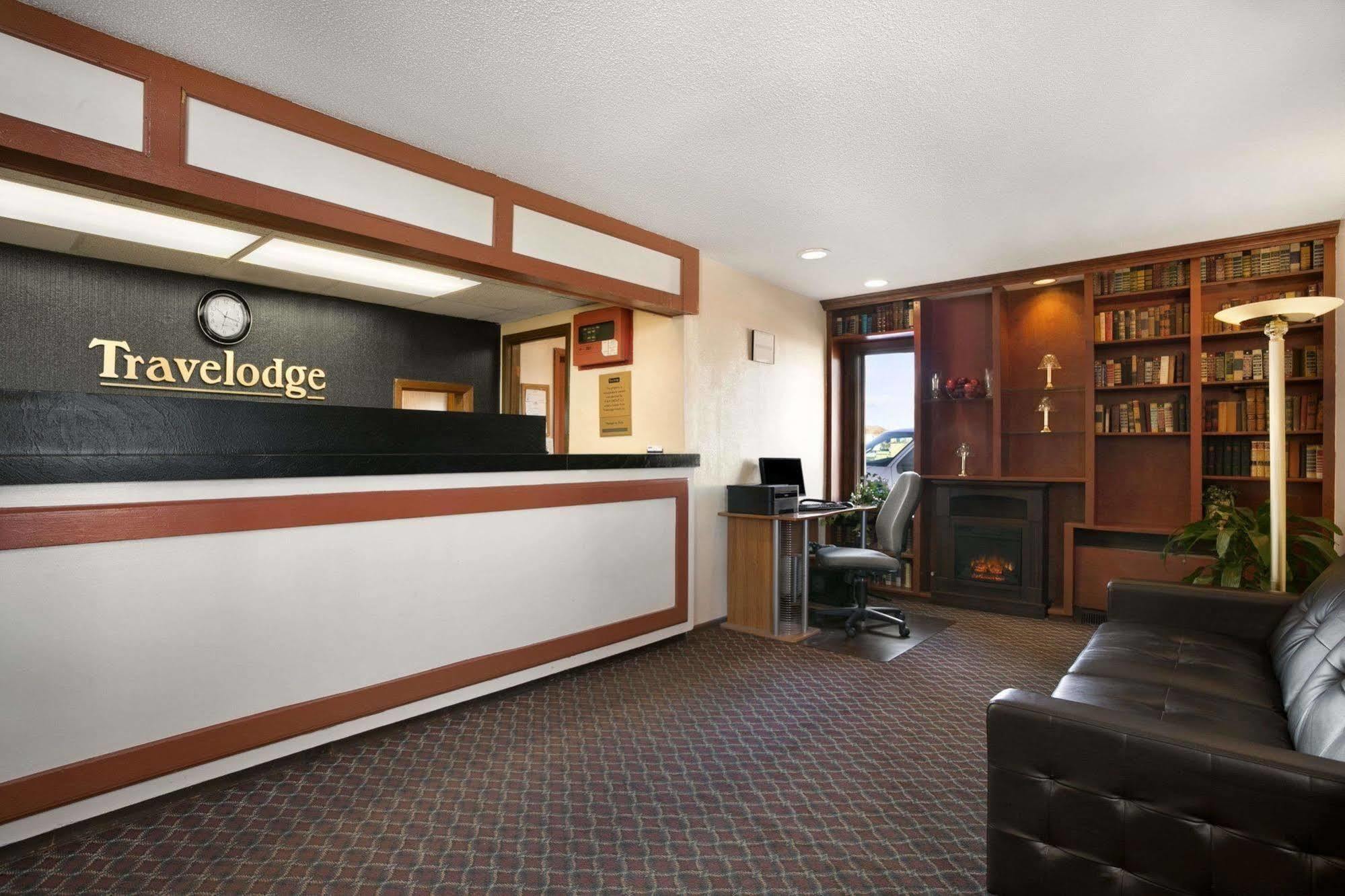 Travelodge Inn & Suites By Wyndham Muscatine מראה חיצוני תמונה