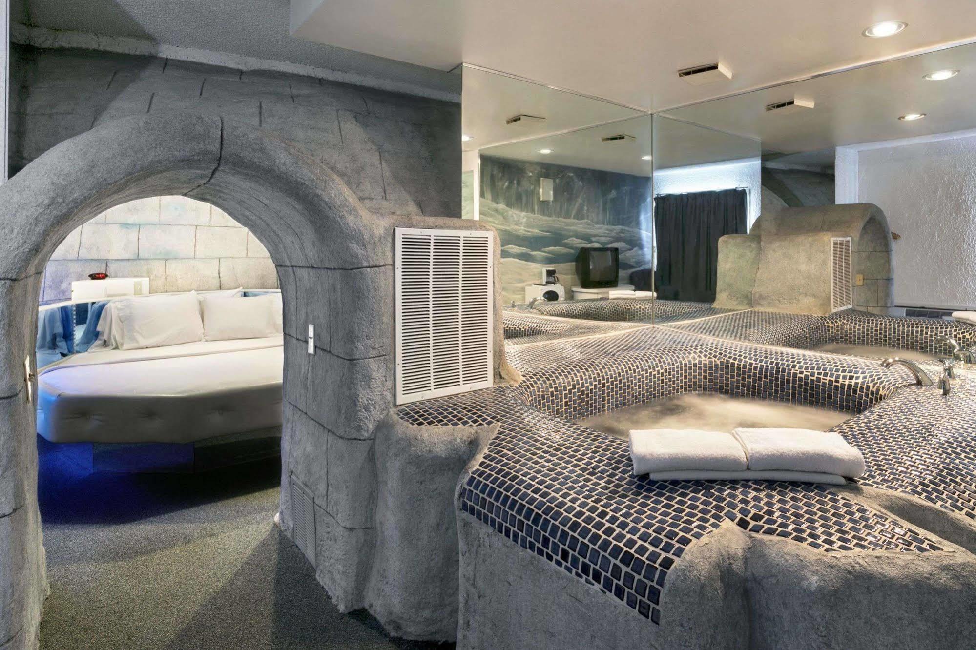 Travelodge Inn & Suites By Wyndham Muscatine מראה חיצוני תמונה